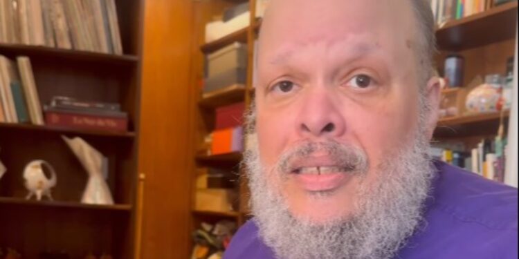 Em vídeo, Ed Motta pede desculpas aos nordestinos e canta música do paraibano Cassiano